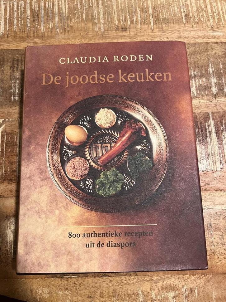 De Joodse keuken, 800 authenthieke recepten uit de diaspora, Boeken, Kookboeken, Zo goed als nieuw, Voorgerechten en Soepen, Hoofdgerechten