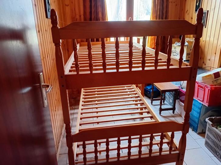 Houten stapelbed ., Huis en Inrichting, Slaapkamer | Stapelbedden en Hoogslapers, Ophalen