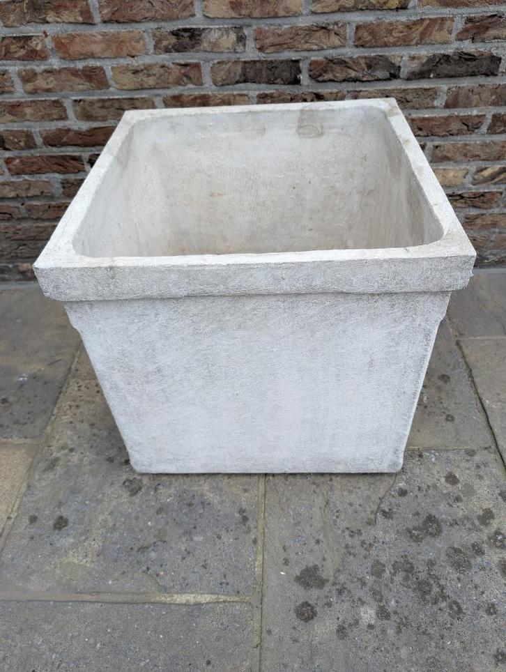 stenen bloembak ( kuip ), Tuin en Terras, Bloembakken en Plantenbakken, Gebruikt, Beton, Balkon, Tuin, 30 tot 60 cm, Minder dan 60 cm