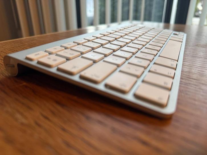 Apple Magic Keyboard Azerty, Computers en Software, Toetsenborden, Zo goed als nieuw, Azerty, Draadloos, Ophalen