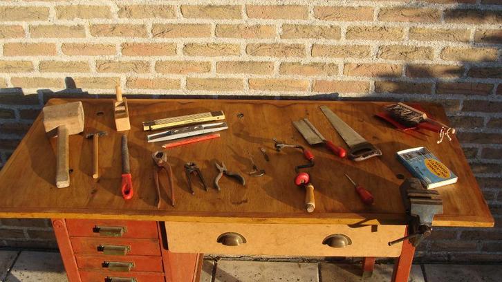 Werkbankje voor kind 6-10 jr, Kinderen en Baby's, Speelgoed | Educatief en Creatief, Gebruikt, Knutselen, Bouwen, Rekenen, Ontdekken