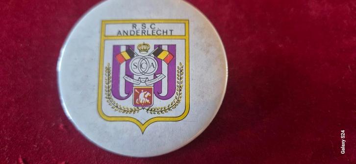 Oude voetbal opsteekbadge RSC Anderlecht, Verzamelen, Sportartikelen en Voetbal, Ophalen
