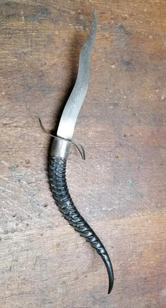 Poignard Afrique berbère ancien, Collections, Objets militaires | Général, Envoi