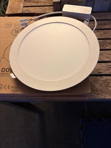 Lampe plafond led beschikbaar voor biedingen