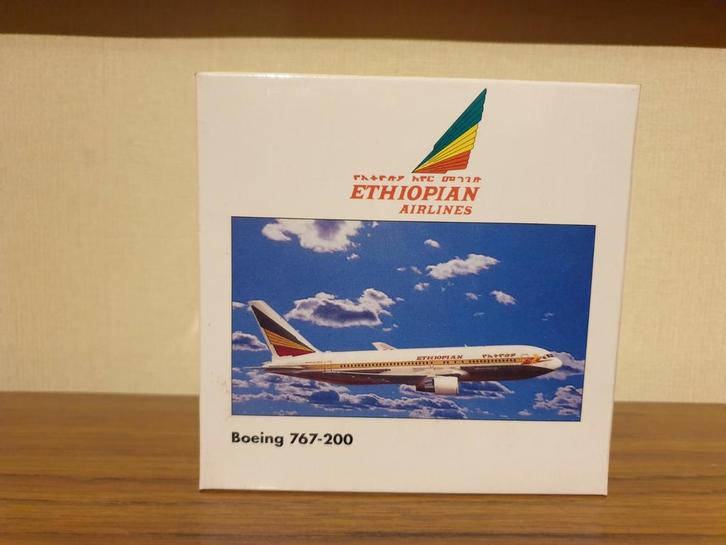 Ethiopian Airlines, Verzamelen, Luchtvaart en Vliegtuigspotten, Zo goed als nieuw, Schaalmodel, Ophalen of Verzenden