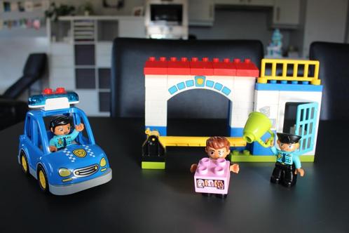 Duplo 10902 - Politiebureau, Kinderen en Baby's, Speelgoed | Duplo en Lego, Zo goed als nieuw, Duplo, Complete set, Ophalen of Verzenden