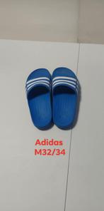 Slippers Adidas mooie staat Maat 32/34, Adidas, Jongen of Meisje, Ophalen of Verzenden, Zo goed als nieuw