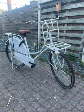 Dames fiets tekoop beschikbaar voor biedingen