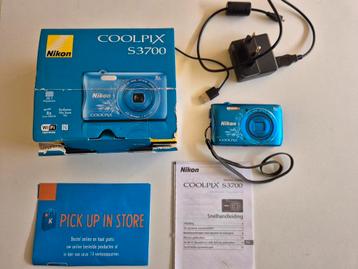 Nikon coolpix digitale camera met factuur en toebehoren 