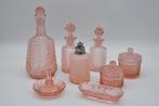 Verrerie de Scailmont - Verre pressé - Set pour coiffeuse, Antiquités & Art, Antiquités | Verre & Cristal, Enlèvement ou Envoi