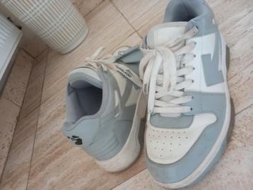 Originele maat 42 beschikbaar voor biedingen