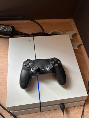 Ps 4 inclusief controler en mogelijk ook games beschikbaar voor biedingen