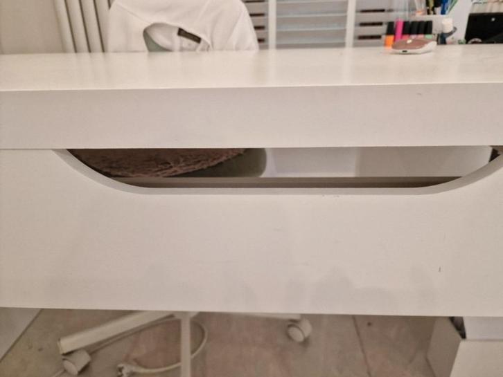 Bureau Ikea, Huis en Inrichting, Bureaus, Zo goed als nieuw, Bureau, Ophalen
