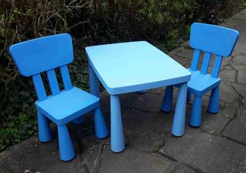 TABLE AVEC CHAISES pour enfants