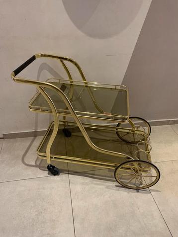 Italiaanse serveerwagen beschikbaar voor biedingen