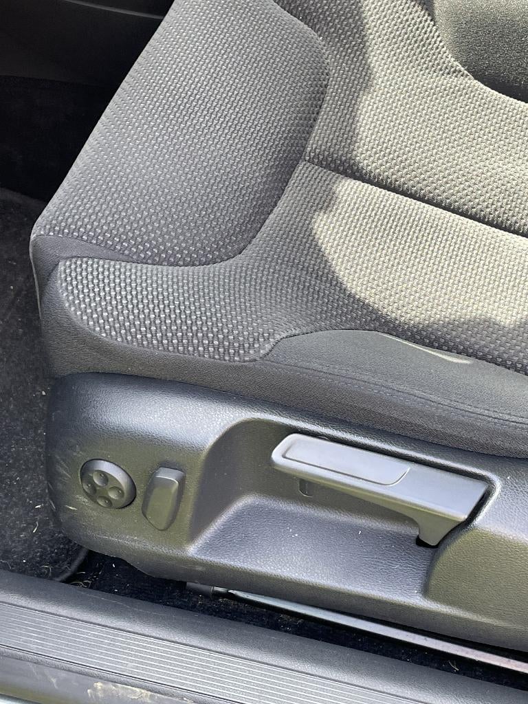 VW PASSAT, Argent ou Gris, Achat, Boîte manuelle, Noir