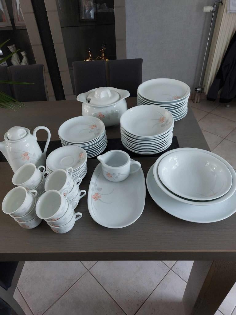 Porseleinen eet- en koffieservies uit de jaren 90, Huis en Inrichting, Ophalen, Gebruikt, Porselein, Compleet servies