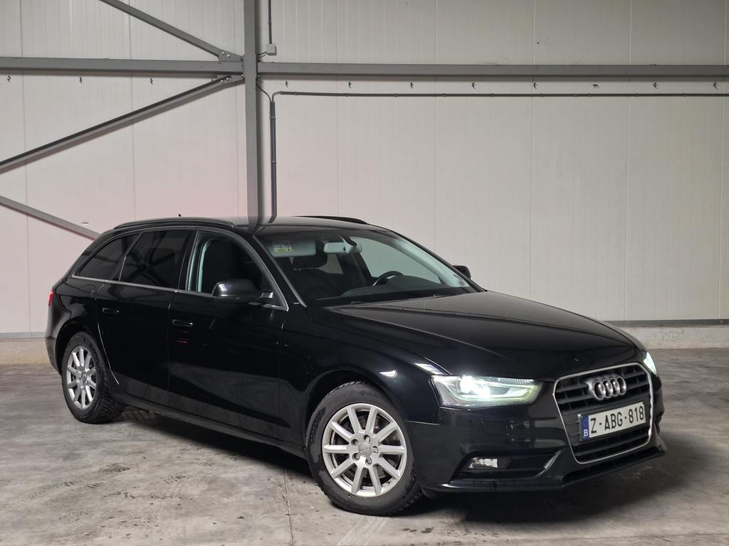 Audi A4 2.0d 136pk 2014 Automaat, Auto's, Automaat, Euro 5, A4, Zwart