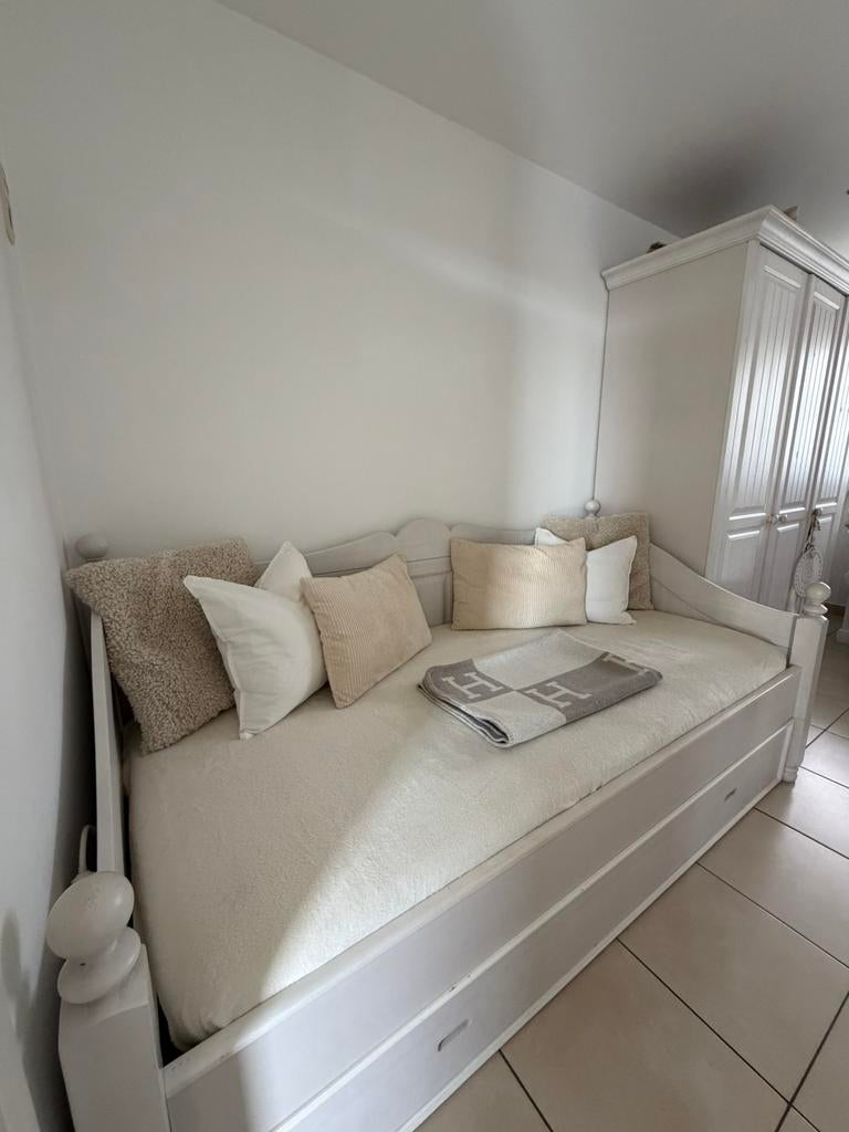 Complete slaapkamerinrichting - wit hout - €1000, Ophalen, Gebruikt, Eenpersoons, Wit hout