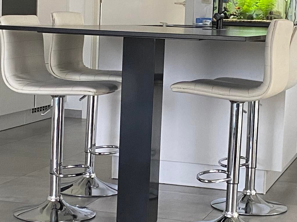 4 verstelbare barkrukken, Ophalen, Gebruikt