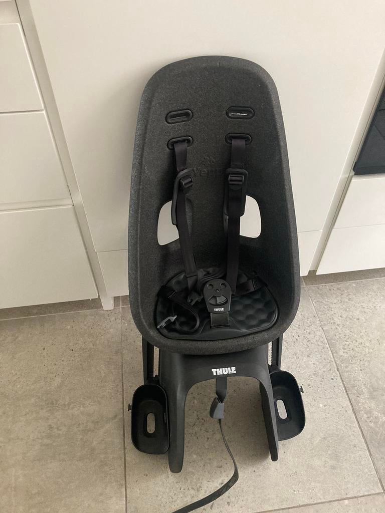 Thule Yepp Nexxt Maxi fietstoel zwart, Fietsen en Brommers, Fietsaccessoires | Fietsstoeltjes, Ophalen, Zo goed als nieuw
