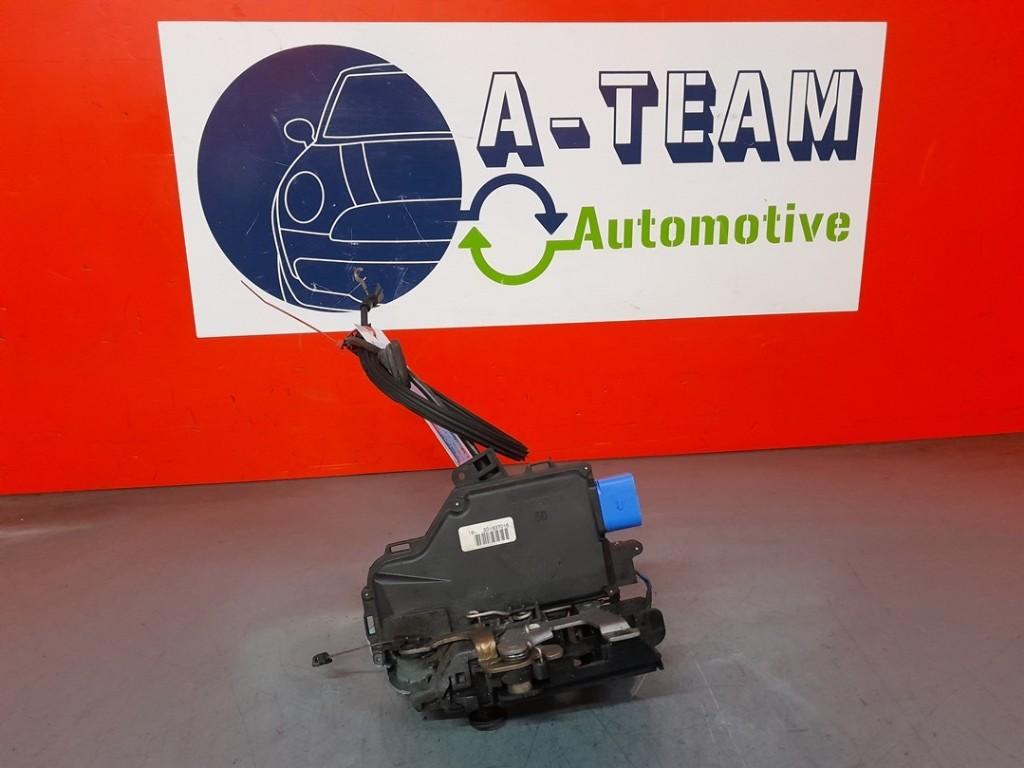 SERRURE DE PORTE RODS AVANT DROIT Golf V (1K1) (3D1837016), Utilisé, Volkswagen