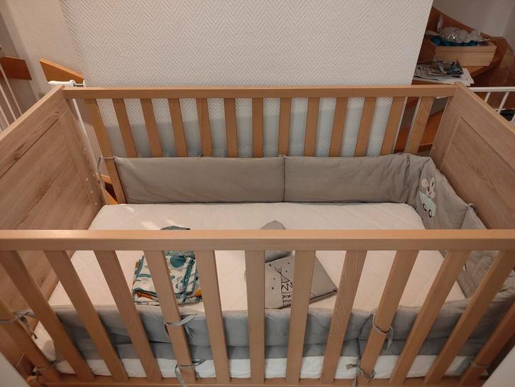 Babybed 140*70+ matras+accessoires, Kinderen en Baby's, Babywiegjes en Ledikanten, Ledikant, Ophalen