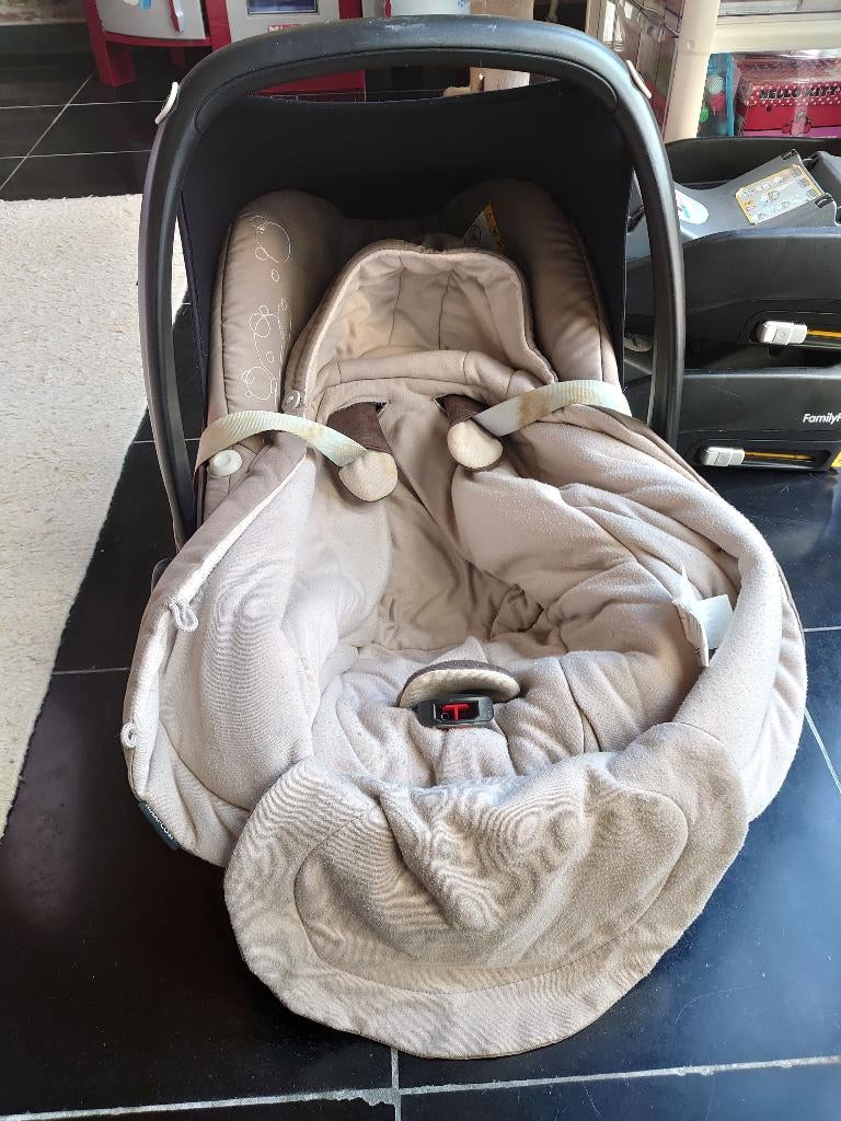 Maxi-Cosi Pebble (zonder basis) met winterdeken en regenbash, Ophalen, Gebruikt, Overige methoden, 0 t/m 13 kg