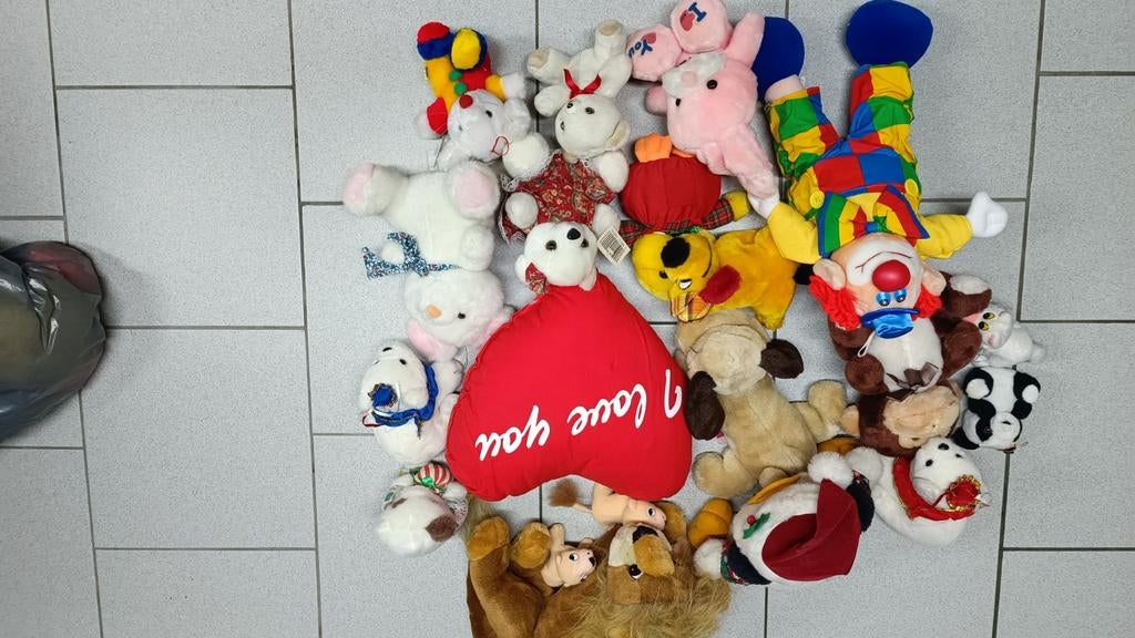 Lot de peluches, Enlèvement