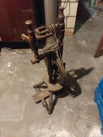 Antiek spinnenwiel, Ophalen