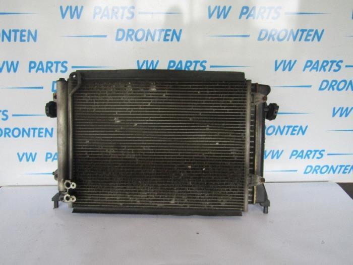 Radiateur van een Volkswagen Passat, Auto-onderdelen, Airco en Verwarming, Volkswagen, Gebruikt, 3 maanden garantie, Ophalen of Verzenden