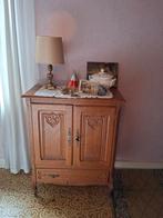 Petit Meuble chêne 80x100x44cm ce trouve à Louviere, Enlèvement