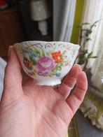 Service ancien 4 tasses et sous-tasses parfait état.