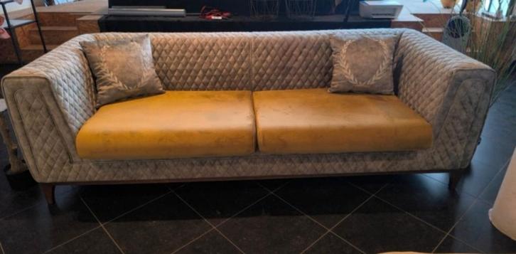 3-zitsbank „SEZAR” — neoklassieke chique stijl (fluweel), Huis en Inrichting, Zetels | Zetels, Hout