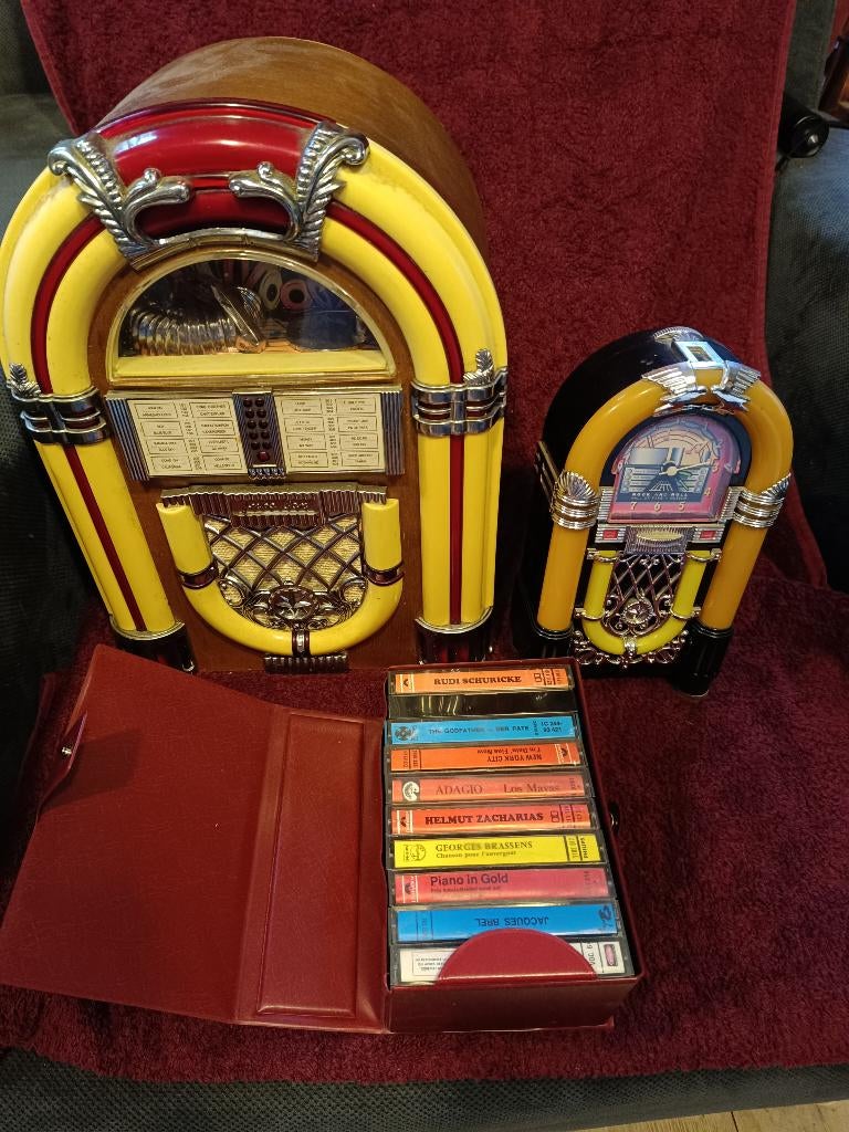 Jukebox radio, cassette speler+10 cassetten+Jukebox wekker., Ophalen of Verzenden, Gebruikt