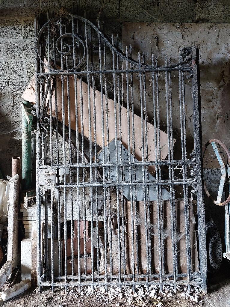 Smeedijzeren kasteelhek, Ophalen, Zo goed als nieuw, IJzer
