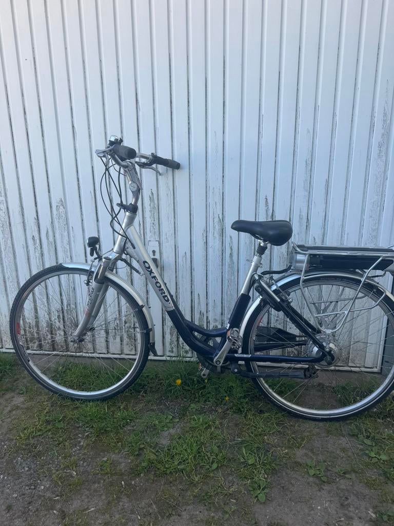 VÉLO ÉLECTRIQUE OXFORD AVEC MOTEUR ARRIÈRE, Vélos & Vélomoteurs, Enlèvement, Comme neuf