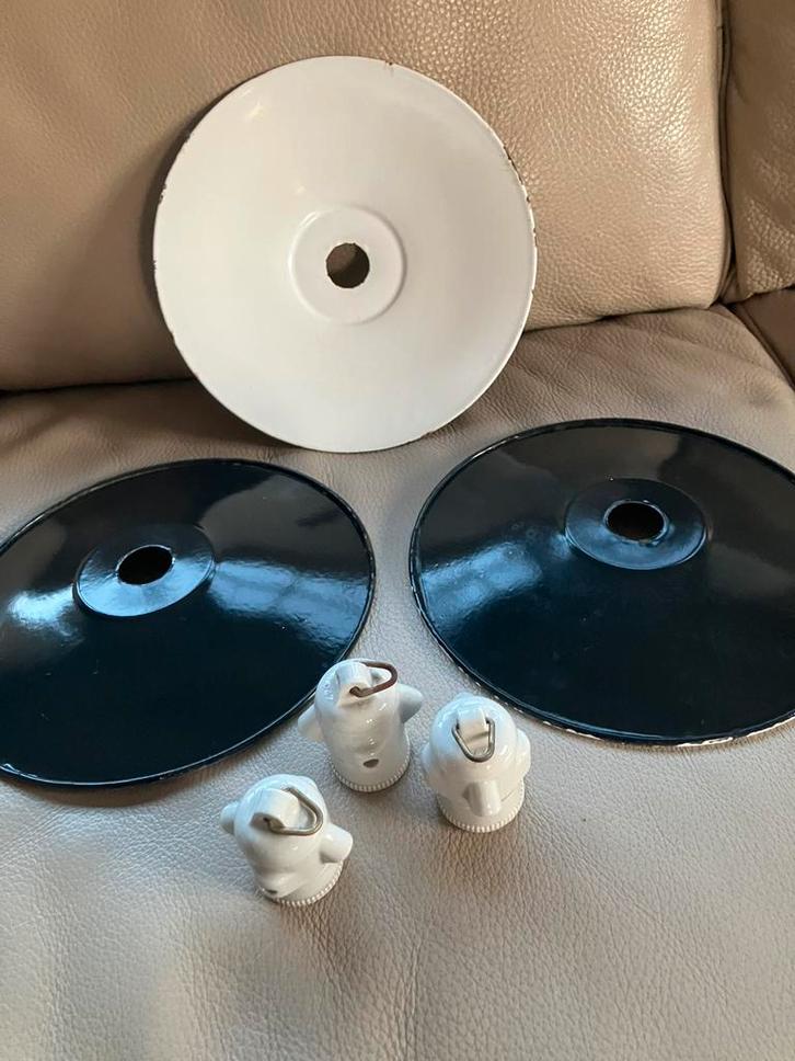 3 zwarte emaille lampenkappen, Huis en Inrichting, Lampen | Lampenkappen, Zo goed als nieuw, Zwart, Ophalen of Verzenden