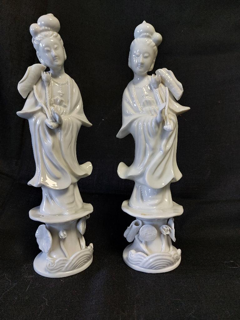 PAIRE D ANCIENNES PORCELAINES SUJETS ASIATIQUES, Enlèvement ou Envoi