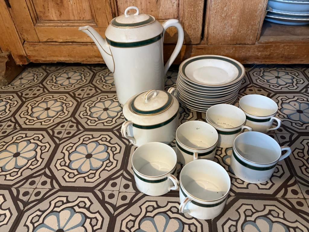 Service à café, Enlèvement