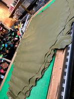 Olijf groen kalfs huiden 1-1.1 mm dikte soepel&glad A-3-3, Hobby en Vrije tijd, Ophalen of Verzenden, Zo goed als nieuw, Groen