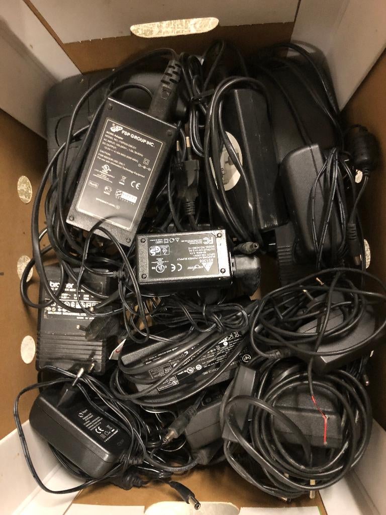 Adapter lader pc modem laptop game boy elektro spellen oplad, Ophalen of Verzenden