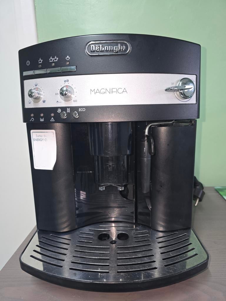 Delonghi Magnifica in prima staat, Elektronische apparatuur, Koffiezetapparaten, Ophalen