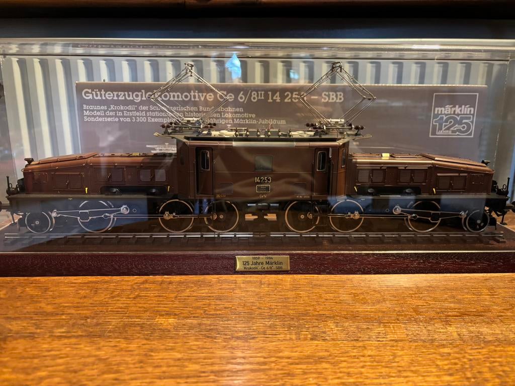 Marklin Krokodil 6/8 14253 Bruin, Ophalen, Zo goed als nieuw