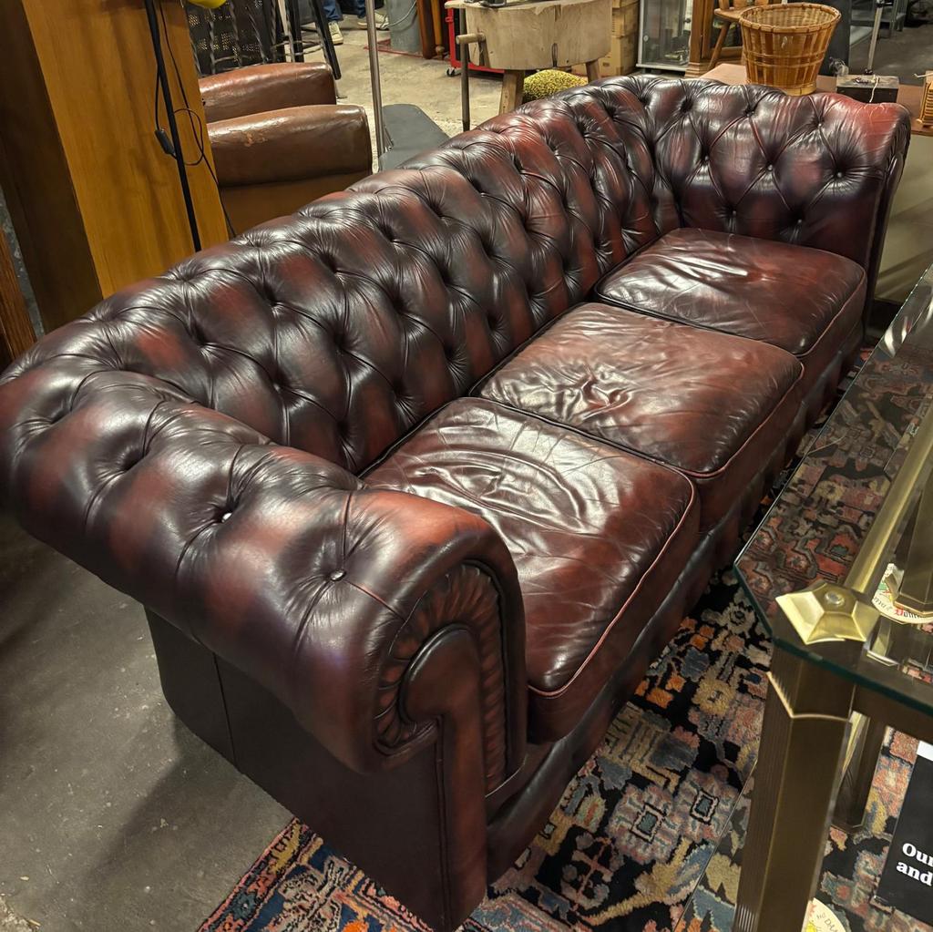 Canapé 3 places Chesterfield Oxblood bordeaux en cuir rouge, 150 à 200 cm, Enlèvement, Utilisé, Cuir