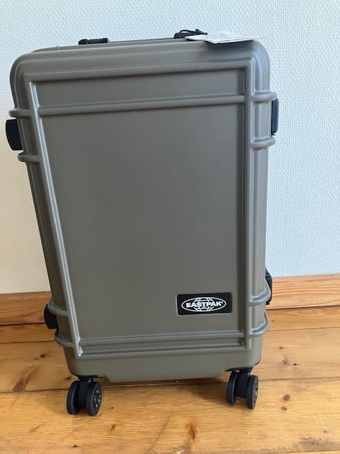 Reiskoffer Eastpak, 50 tot 60 cm, Hard kunststof, Nieuw, 35 tot 45 cm