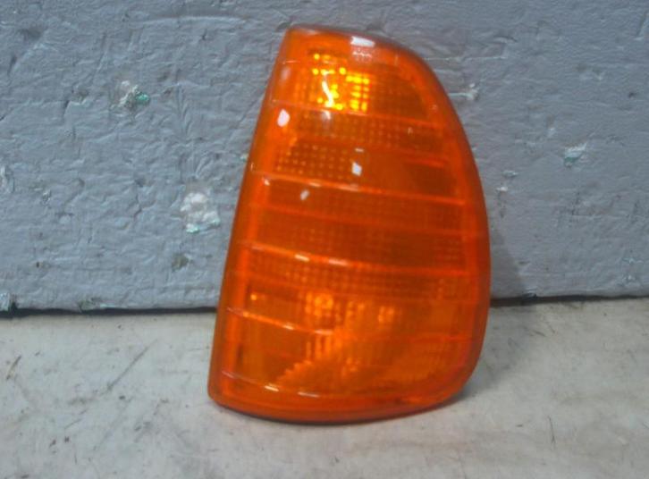 CLIGNOTANT AVANT GAUCHE 200-280 (W123) (1-305-233-051), Autos : Pièces & Accessoires, Éclairage, Mercedes-Benz, Utilisé