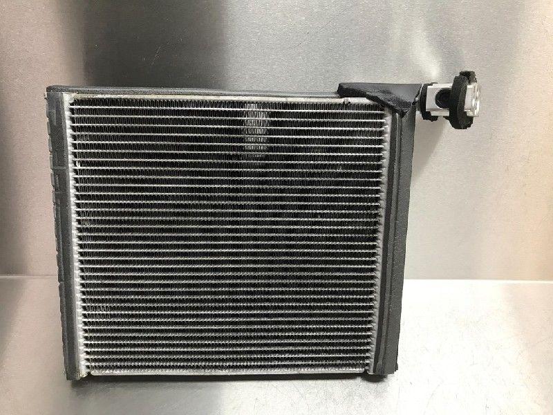 AIRCOVERDAMPER Toyota Avensis Wagon (T27) (01-2008/10-2018), Gebruikt, Toyota