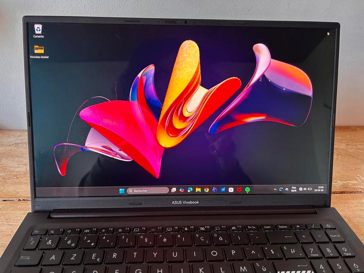 ASUS Vivobook 15OLED/Intel i7-1255U/16GB RAM/État Impeccable, Informatique & Logiciels, Ordinateurs portables Windows, Comme neuf