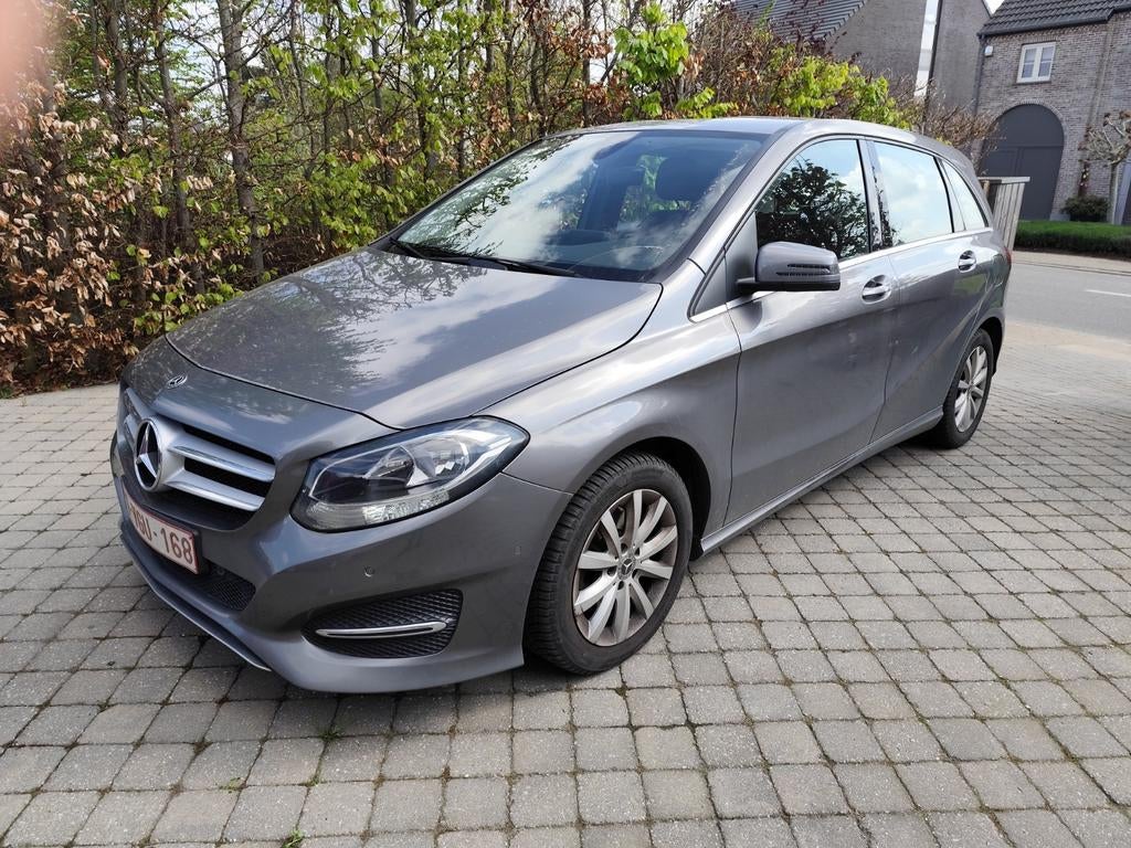 Mercedes B essence 140 000 km, Autos, Argent ou Gris, Euro 6, Boîte manuelle, Noir